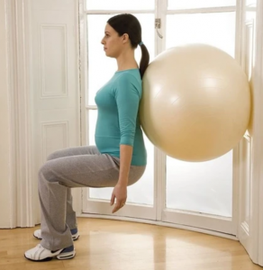 ورزش بارداری با توپ